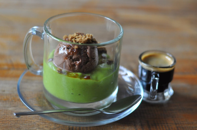 Ilustrasi Alpukat Kocok Kopi (Foto: Shutterstock)