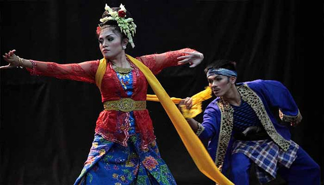 Tari Ketuk Tilu Berasal dari Jawa Barat, Foto: http://kikomunal-indonesia.dgip.go.id/ 