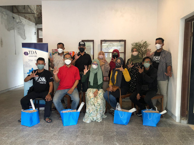 Para anggota TDA Gresik yang mengikuti kelas Private Fotografi. dok