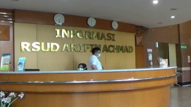 RUMAH Sakit Umum Daerah (RSUD) Arifin Achmad. 