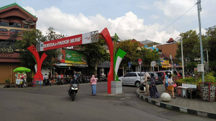 Ada Kebijakan Baru, e-Parkir di Alun-alun Kota Batu Gagal Direalisasikan | kumparan.com