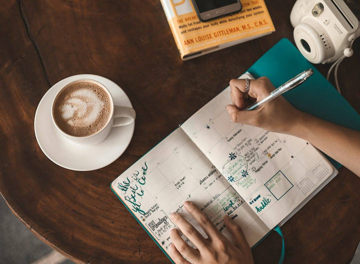 8 Contoh Kata Berpasangan Tetap dalam Bahasa Indonesia | kumparan.com