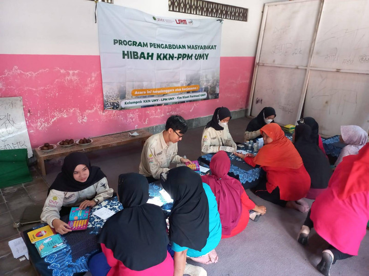 Mahasiswa KKN UMY Mengadakan Penyuluhan dan Cek Kesehatan Gratis di ...