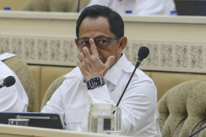 Lindsi Mari onanizm Yalangoch bilan porno