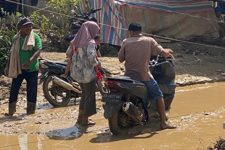 AHM Sediakan Servis Gratis Motor Korban Banjir-Longsor di Sumatera | kumparan.com