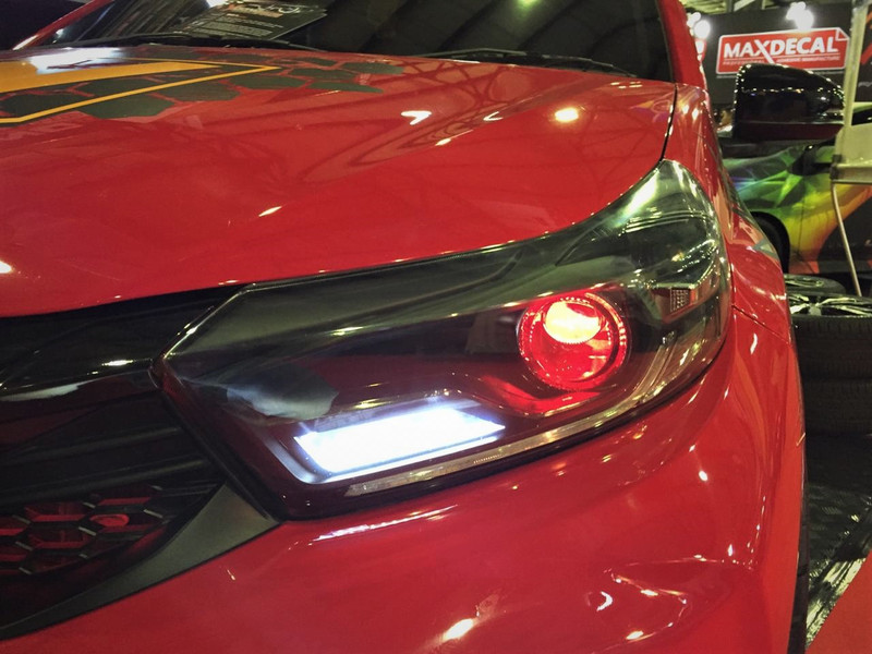 Jalan Tol Gelap, Perlukah Modifikasi Lampu Mobil?