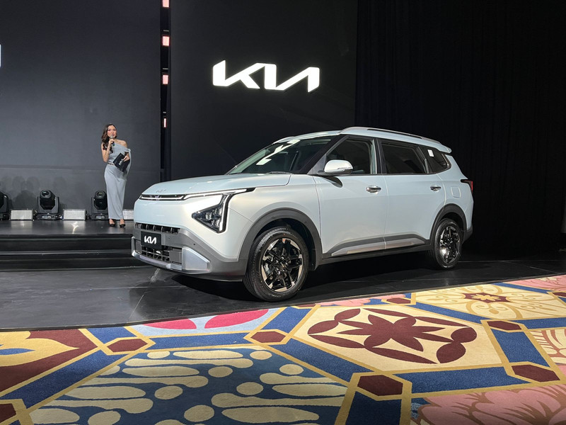 Berita Populer: New Kia Carens Meluncur di Indonesia; Harga Resmi Veloz Hybrid