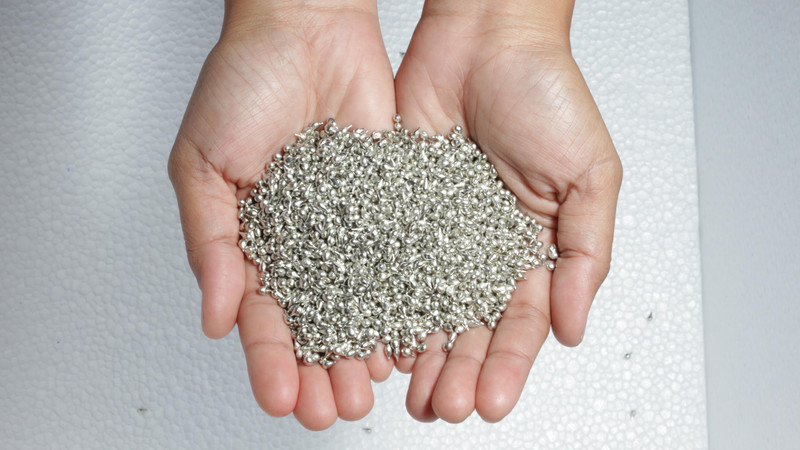 Harga Komoditas: Timah Meroket 7 Persen, Batu Bara Turun 1,2 Persen