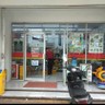 Spanduk Parkir Gratis di Minimarket