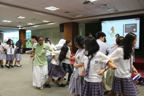 Hi Uph Edukasi Publik Mengenai Wawasan Global Lewat Pameran Dan Workshop Kumparan Com
