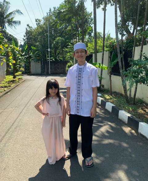 7 Potret Aminah Assegaf Adik Alwi Assegaf Yang Gemesin Kumparan Com