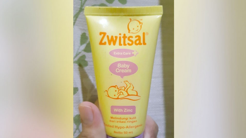 Review Krim Ruam Bayi Bag 1 Zwitsal Baby Cream Extra Care With Zinc Kumparan Com