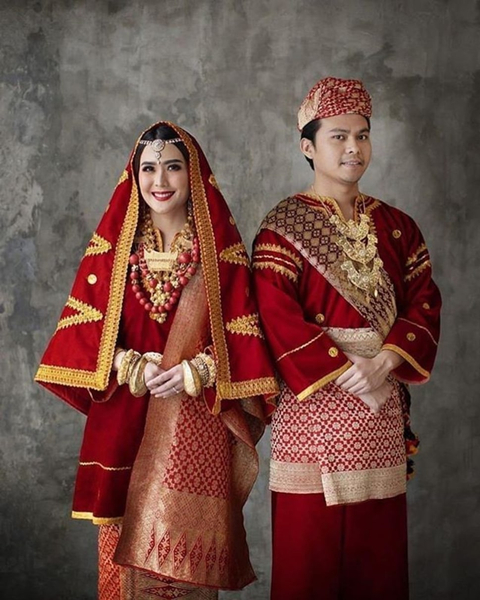 Pakaian Adat Padang Daftar Nama Pakaian Adat Sumatera Barat yang Perlu Diketahui | kumparan.com