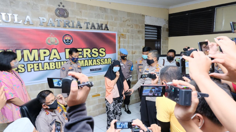 Wanita di Makassar Pembanting Al Quran Minta Maaf: Kesal Tetangganya Judi Domino