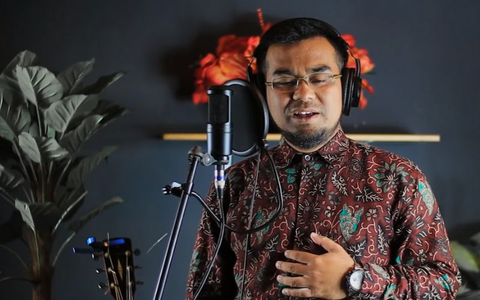 Isi Lirik Lagu Aisyah Istri Rasulullah Menggambarkan Kisah Cinta Nabi SAW | kumparan.com