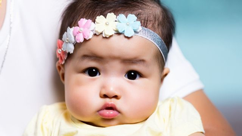 10 Nama Bayi Perempuan Modern Penuh Makna Kumparan Com