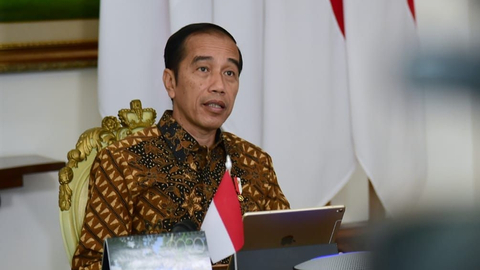 Presiden Joko Widodo memimpin rapat terbatas terkait antisipasi mudik Lebaran melalui telekonferensi bersama jajaran terkait dari Istana Kepresidenan Bogor. Foto: BPMI Setpres/Muchlis Jr