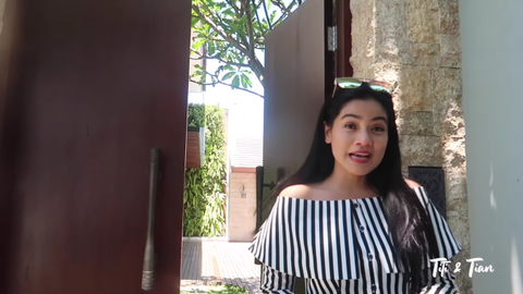Melihat Vila Titi Kamal Christian Sugiono Di Bali Yang Mewah Dan Instagramable Kumparan Com<script async src=