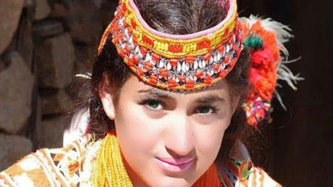 Perempuan Lembah Hunza, Bisa Melahirkan di Usia 65 dan Tetap Muda Usia 80 Tahun