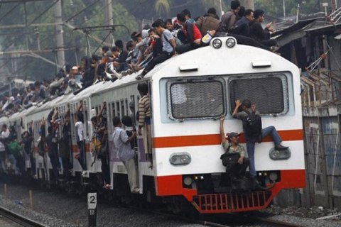 Revolusi Krl Jabodetabek Dan Hilangnya Kasta Kereta Kumparan Com