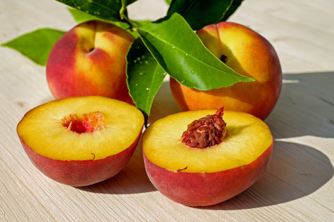 Ketahui 5 Manfaat Buah Peach Kumparan Com