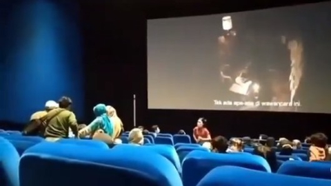 Video viral penonton di bioskop kesurupan saat menyaksikan film The Conjuring 3. (Foto: Instagram/@makassar_iinfo).