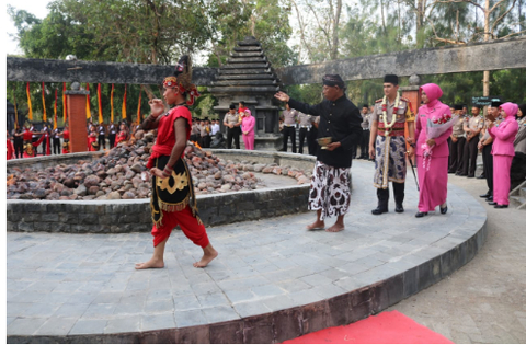 Legenda Api Abadi Di Bojonegoro Kumparan Com