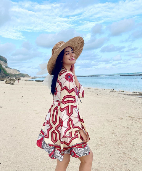 Melihat Vila Titi Kamal Christian Sugiono Di Bali Yang Mewah Dan Instagramable Kumparan Com<script async src=
