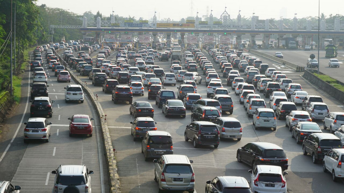 Kemacetan Warnai Sejumlah Ruas Tol Jakarta Pagi Ini