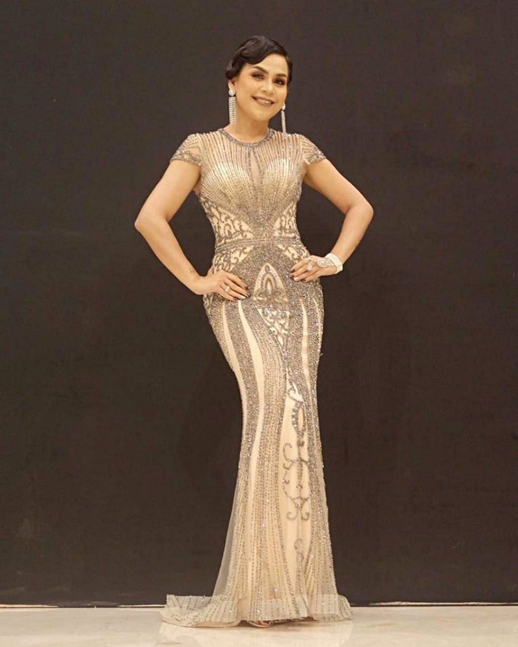Pesta Putra Niko Kilikili Bertabur Artis, Melaney Ricardo Pandu Acara