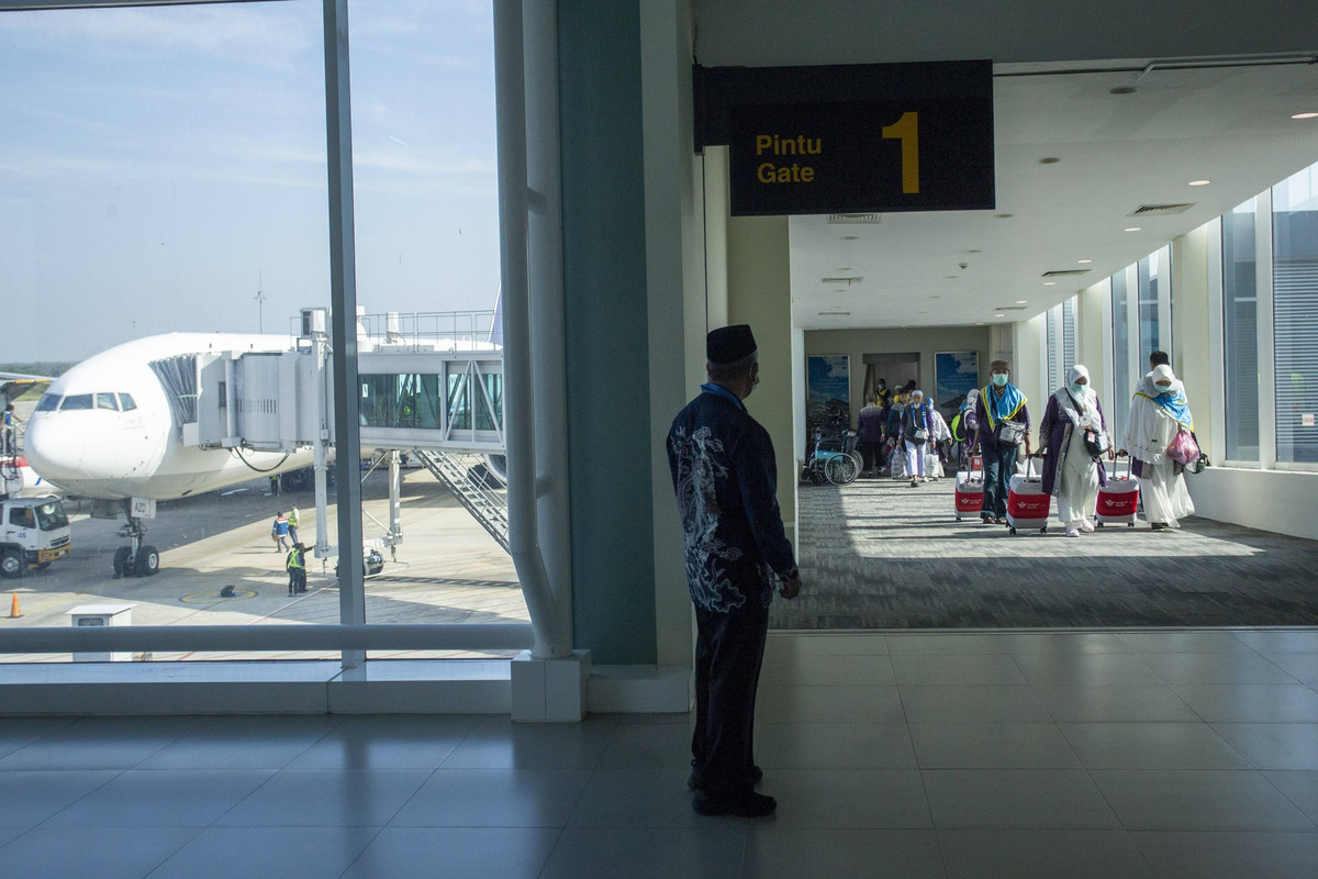 Pendaratan Dialihkan ke Kertajati Akibat Bandara Soetta Tutup