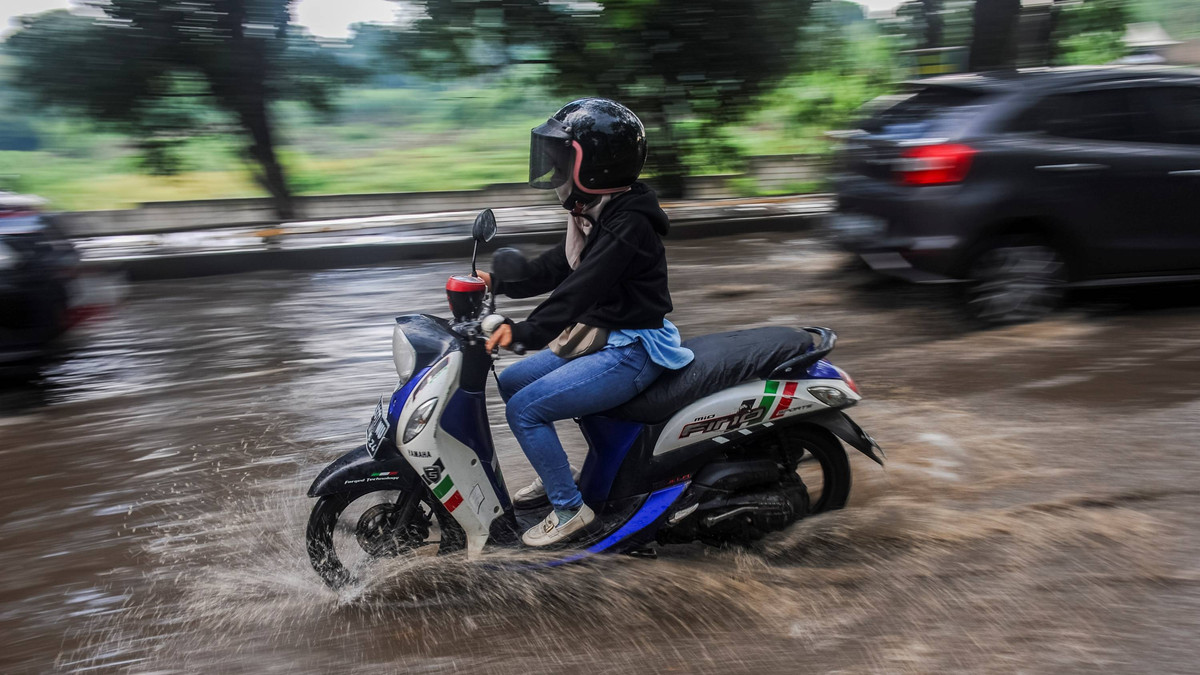 BNPB beberkan Bibit Siklon 91B Berpotensi jadi pemicu Cuaca Ekstrem, Minta Warga Waspada Banjir-Longsor
