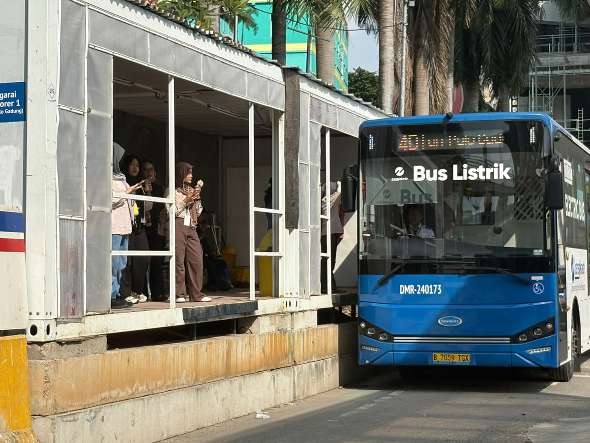 Dampak dari Erupsi Anak Krakatau, Lift dan Eskalator Halte Transjakarta Dimatikan