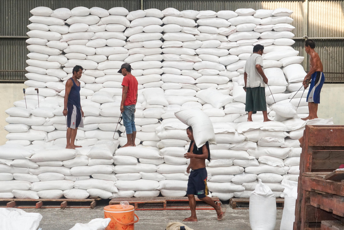 Bulog Usul Konversi Beras Turun Mutu Jadi Tepung