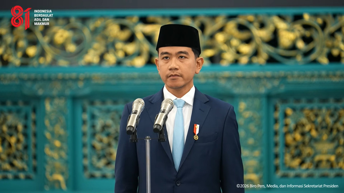 Permintaan Maaf Gibran Saat Sambangi Warga Mengular di SPBU Palangka Raya