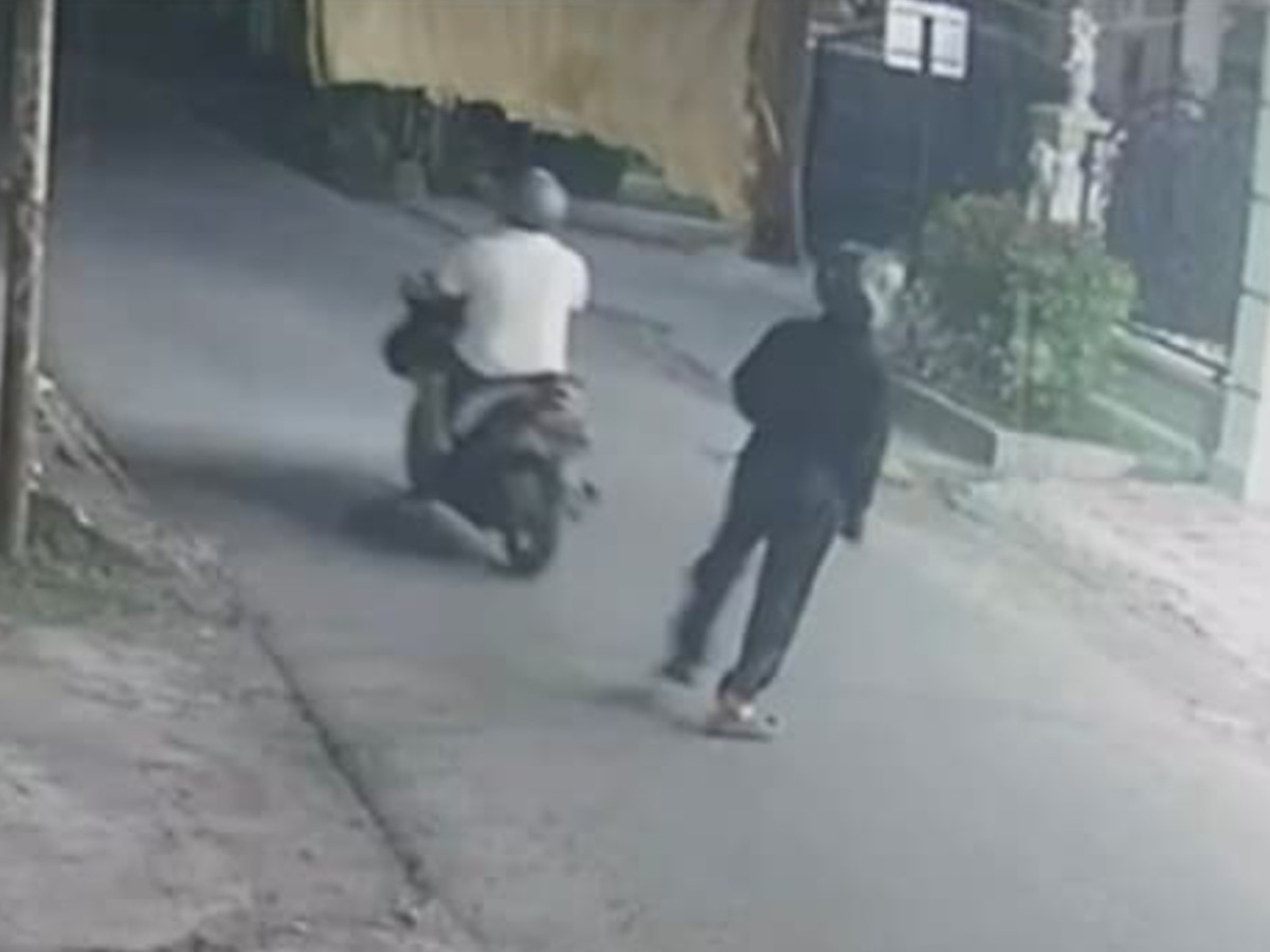 Rumah Eks Calon Walkot Sibolga Dilempar Batu oleh OTK, Kaca Mobil Pecah