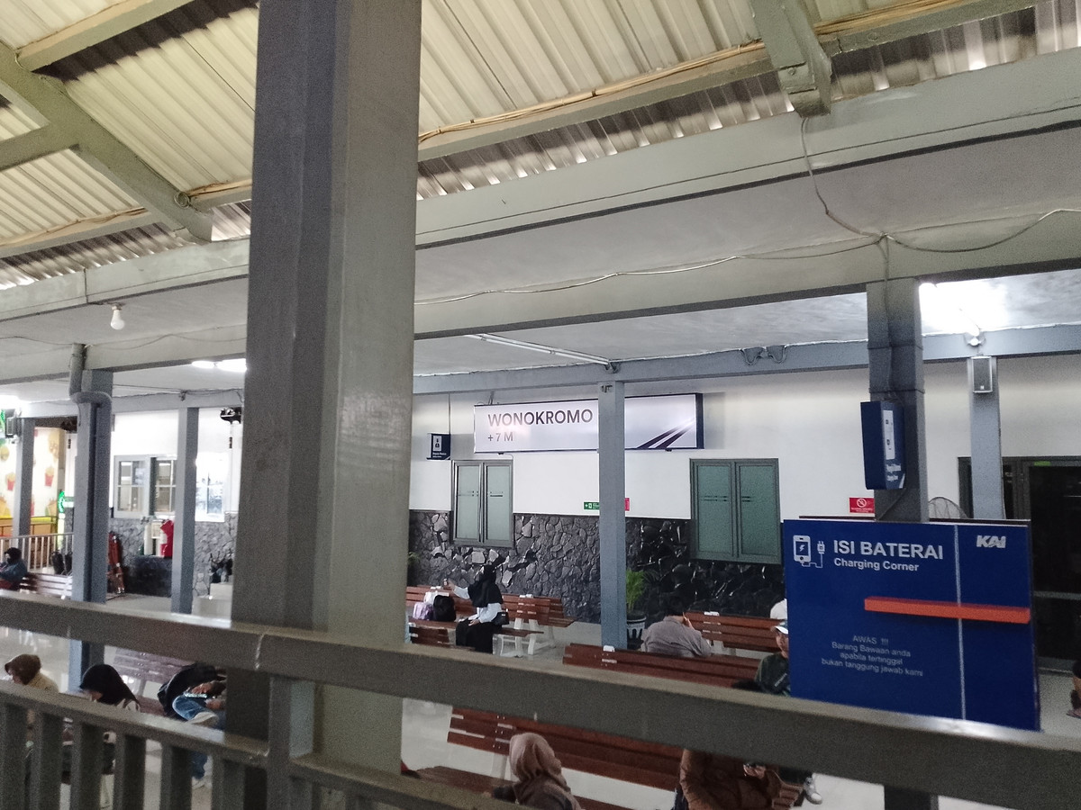 Bertahannya Stasiun Kolonial Wonokromo di Era Modern