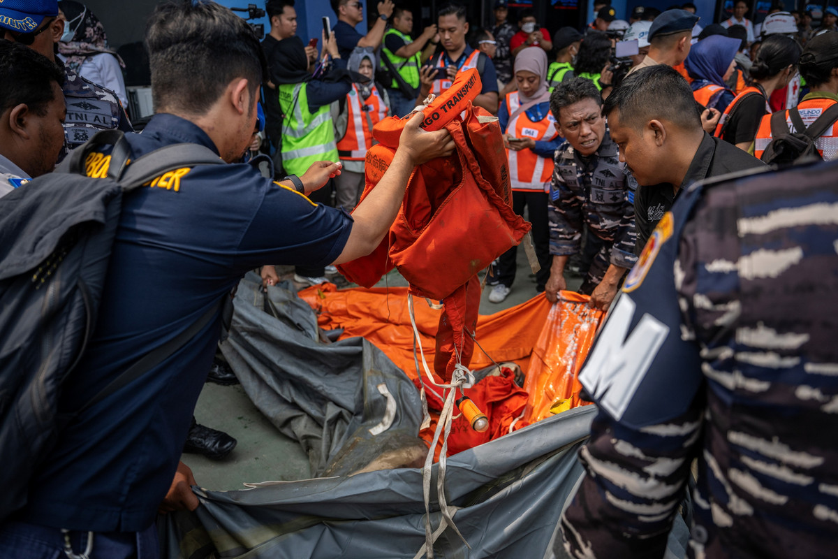 Operasi Penyelamatan Korban Insiden Virgo Transport 8 di Laut Jawa