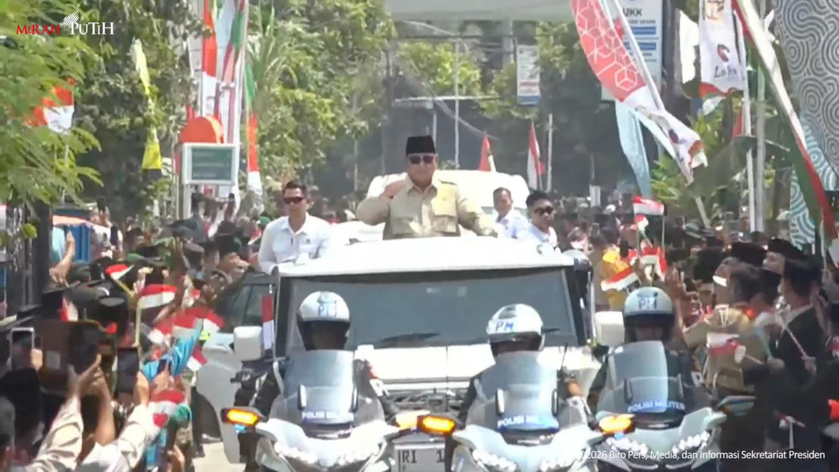 Prabowo Hadiri Syukuran Seabad Gontor Ditemani Menag dan Teddy