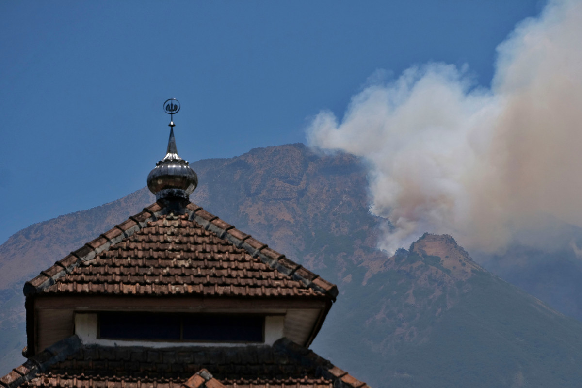 Pemkab Wonosobo Tetapkan Tanggap Darurat dampak dari 300 Ha Hutan Gn Sumbing Terbakar