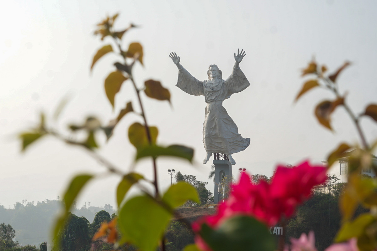 Monumen Yesus Memberkati di Manado Jadi Magnet Wisatawan