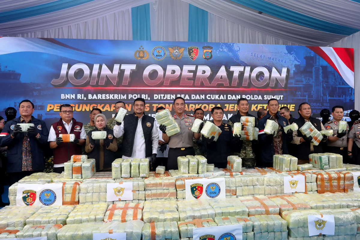 Penyergapan Kapal Muatan 1 Ton Lebih Ketamin di Selat Malaka