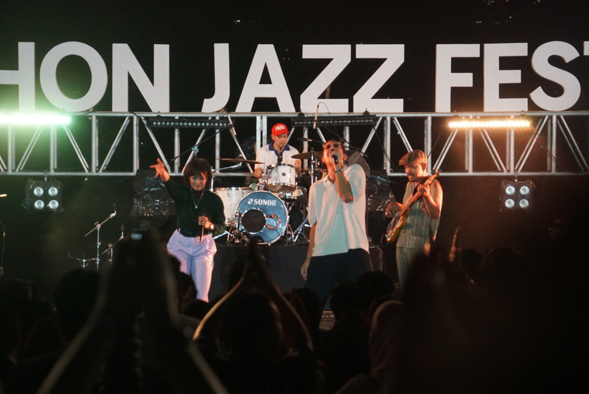 Maliq & D’Essentials Tampil Meriah saat Tutup Tomohon Jazz Festival