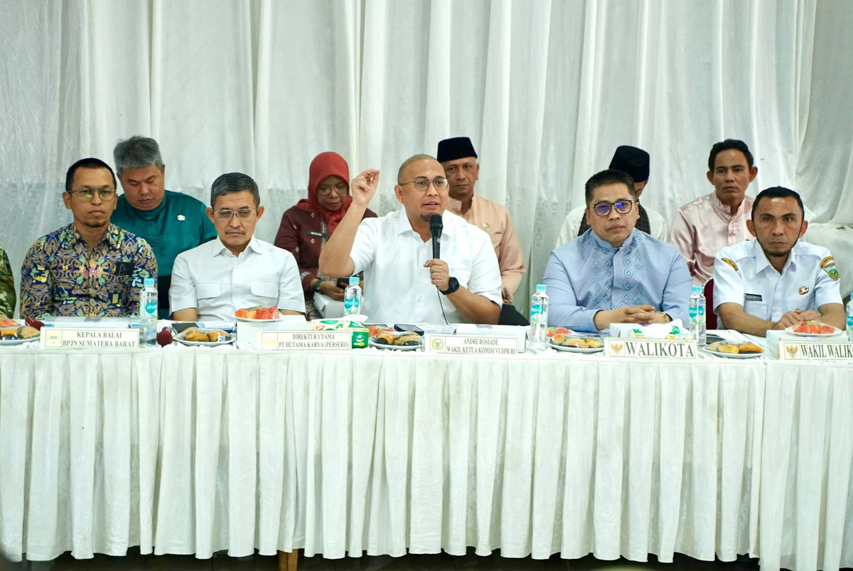 Tol Sicincin-Bukittinggi Dikebut: Andre Rosiade Blak-blakan Depan Warga