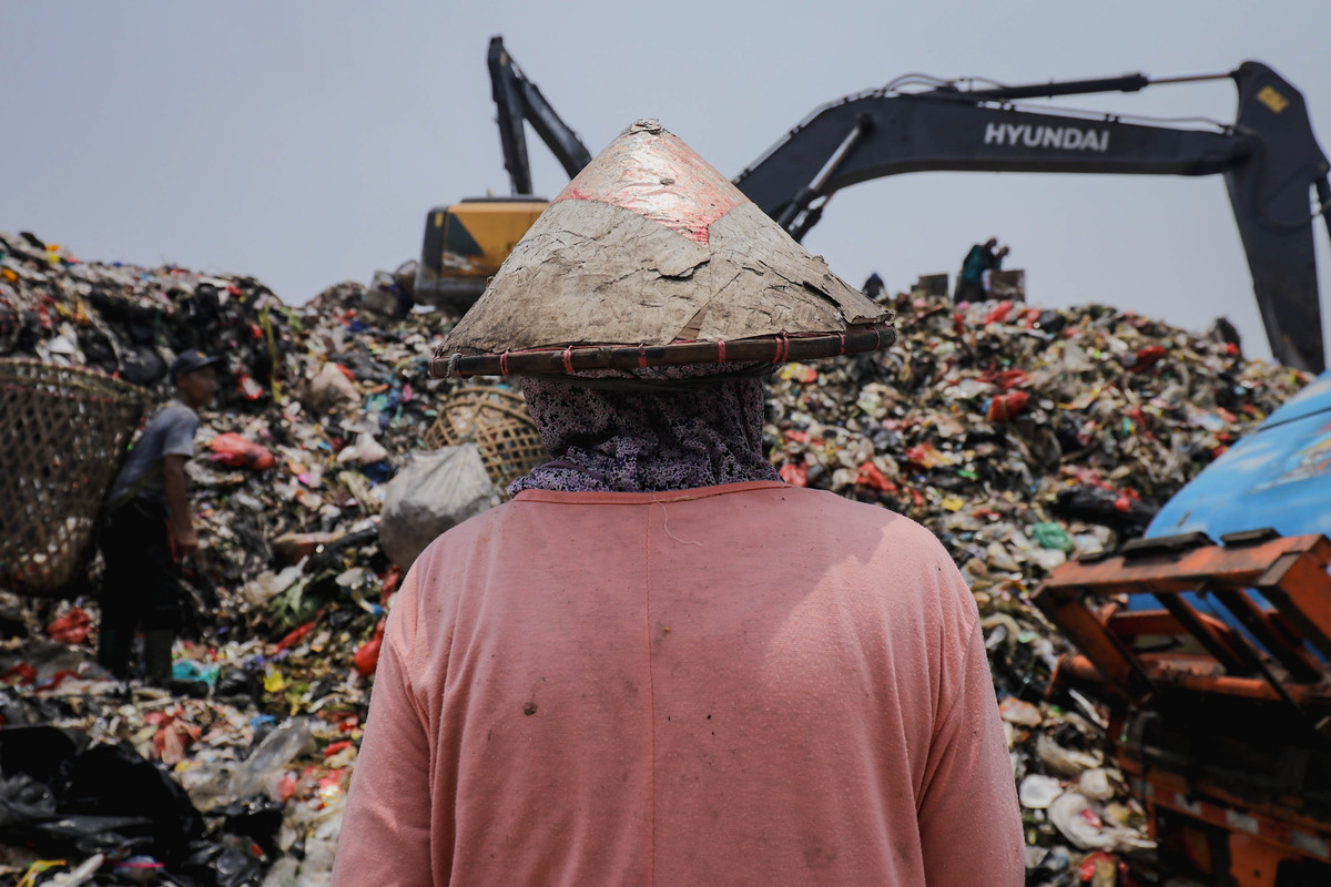 Keponakan TPA Galuga: Hidup Dikepung Sampah & Penyakit
