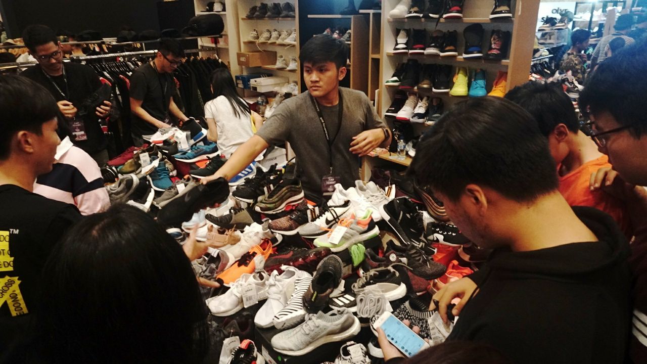 Suasana Jakarta Sneaker Day di Senayan City