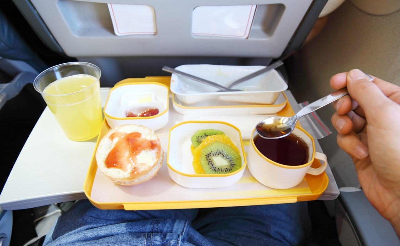 Ilustrasi Makanan di Pesawat