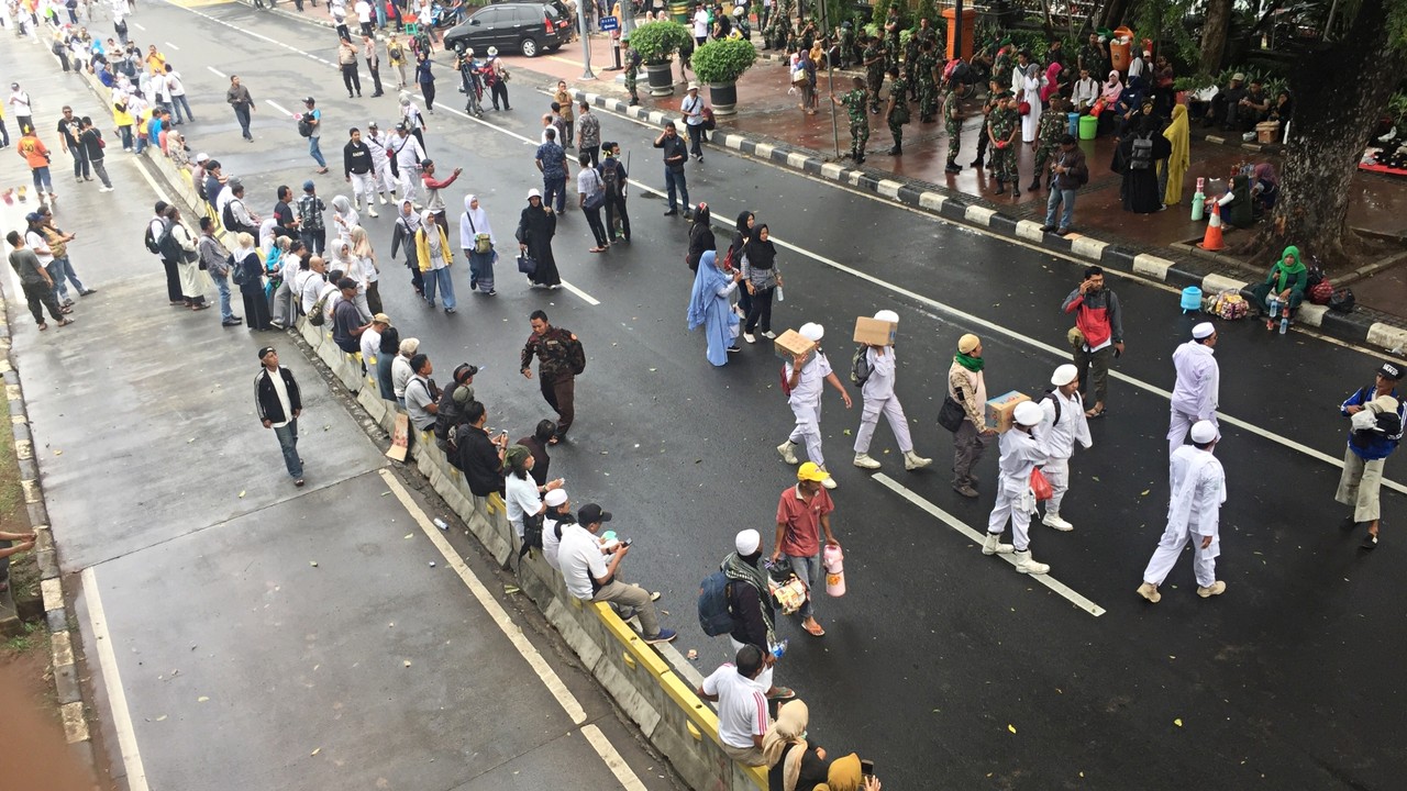 Massa Aksi di depan Patung Kuda bergerak ke MK