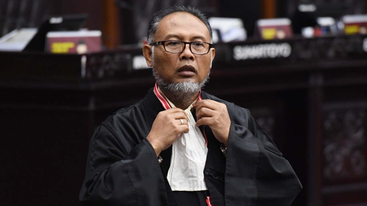 Mahkamah Konstitusi, Sidang Kedua MK, Bambang Widjojanto