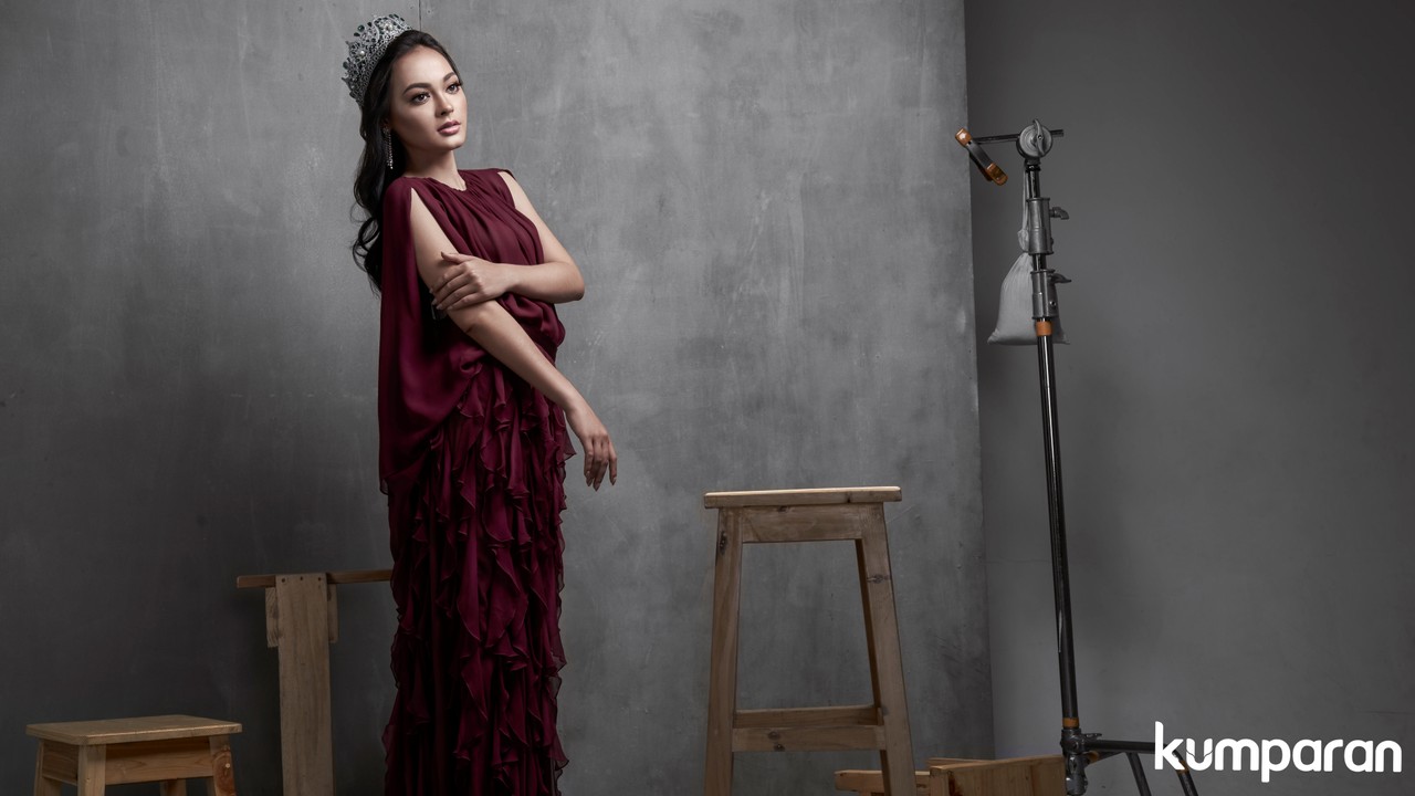 Puteri Indonesia 2019, Role Model kumparanWOMAN, Stylist: Erlangga Negoro, Makeup: Mustika Ratu, Busana: Jeffry Tan, Valentino, Torry Burch